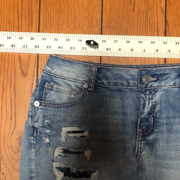 Maurices distressed, patched distressed denim cut off Jean shorts size 3/4 - Picture 8 of 10